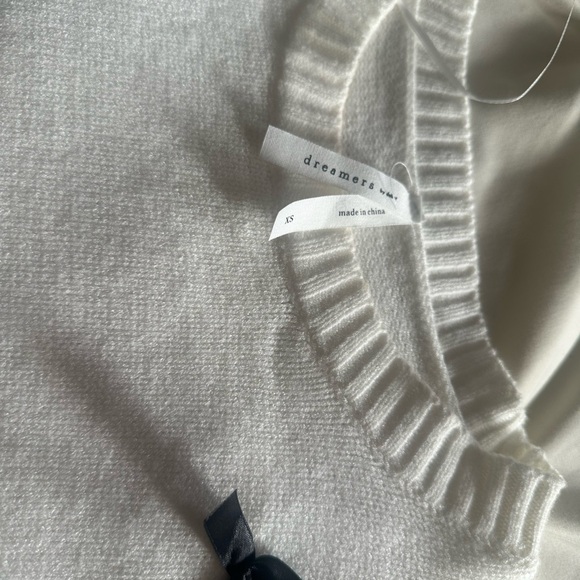 Cute bow sweater - Picture 2 of 5